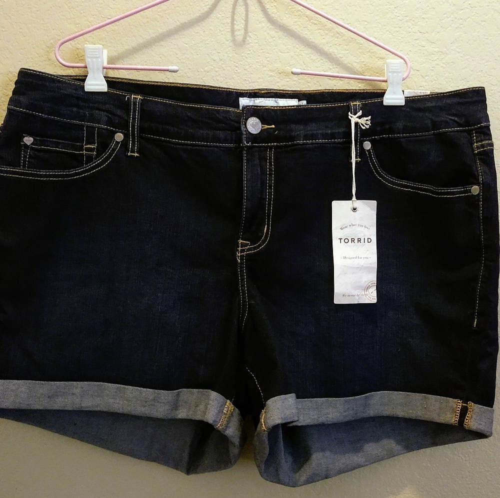 Torrid dark wash jean shorts